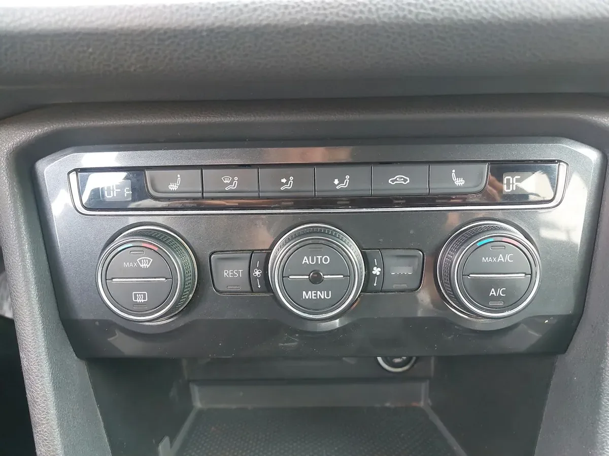 Volkswagen Tiguan 2.0 Tsi Limited 4motion 4x4 At 5p año 2019
