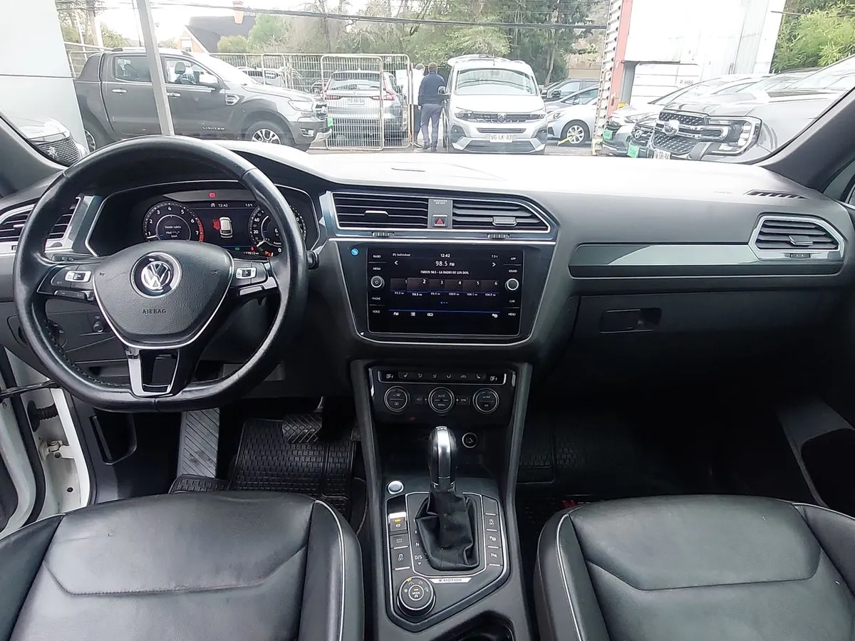 Volkswagen Tiguan 2.0 Tsi Limited 4motion 4x4 At 5p año 2019