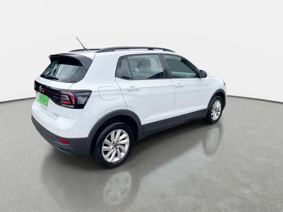 Volkswagen T-Cross 1.0 Tsi Trendline 4x2 5mt 5p año 2024