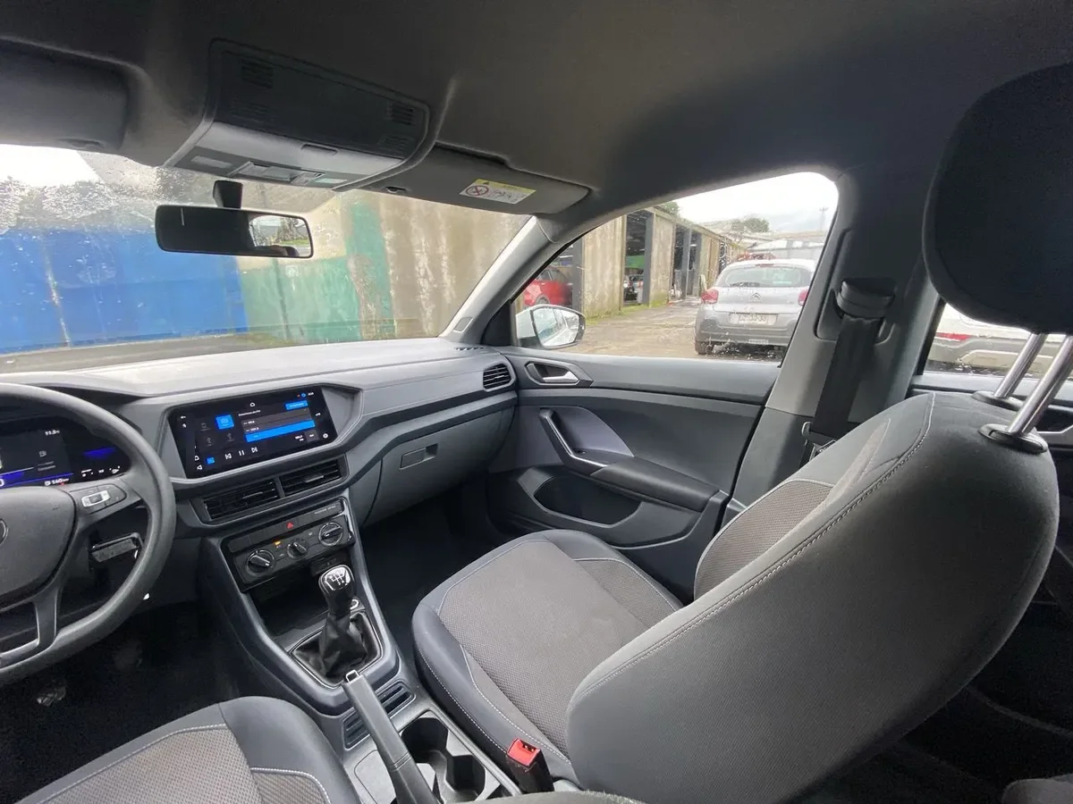 Volkswagen T-Cross 1.0 Tsi Trendline 4x2 5mt 5p año 2024