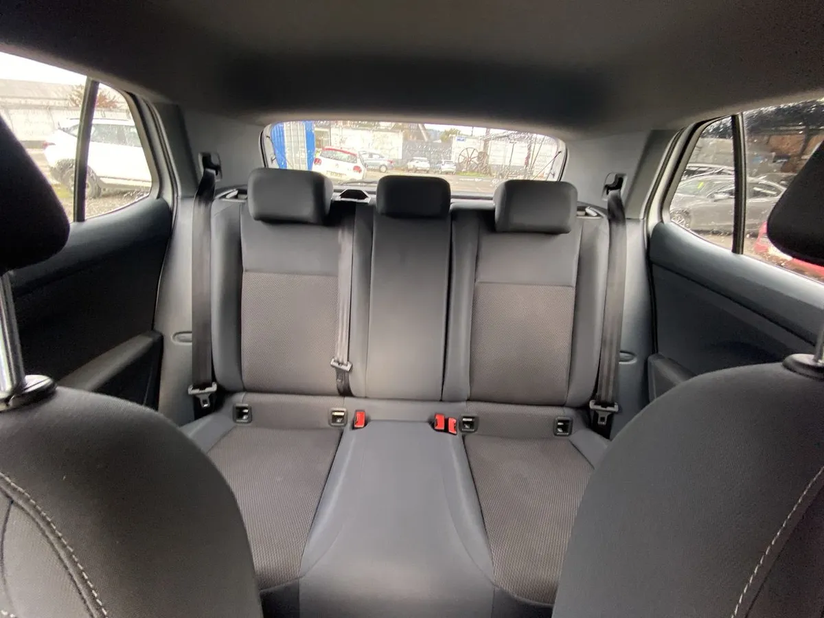 Volkswagen T-Cross 1.0 Tsi Trendline 4x2 5mt 5p año 2024