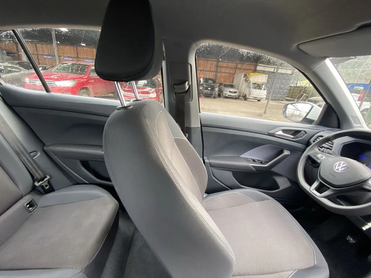 Volkswagen T-Cross 1.0 Tsi Trendline 4x2 5mt 5p año 2024