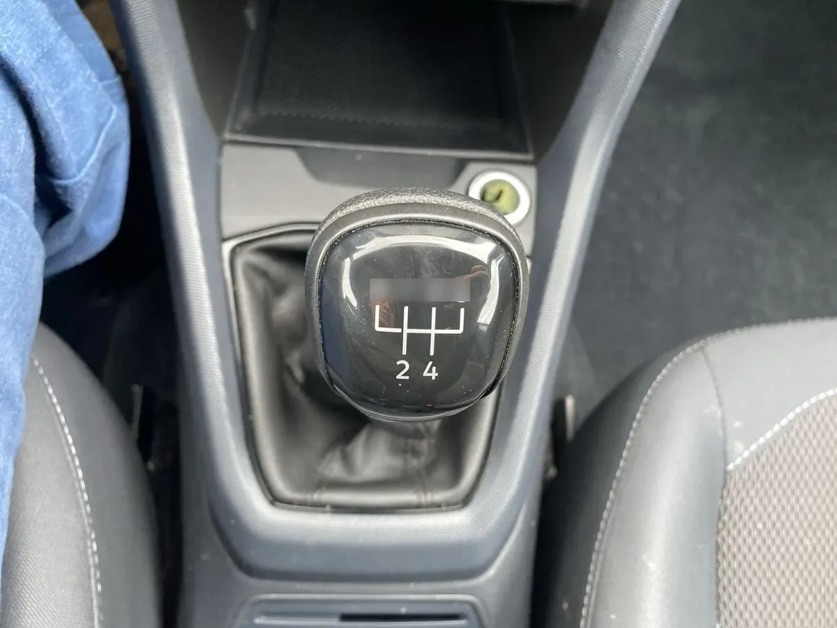 Volkswagen T-Cross 1.0 Tsi Trendline 4x2 5mt 5p año 2024