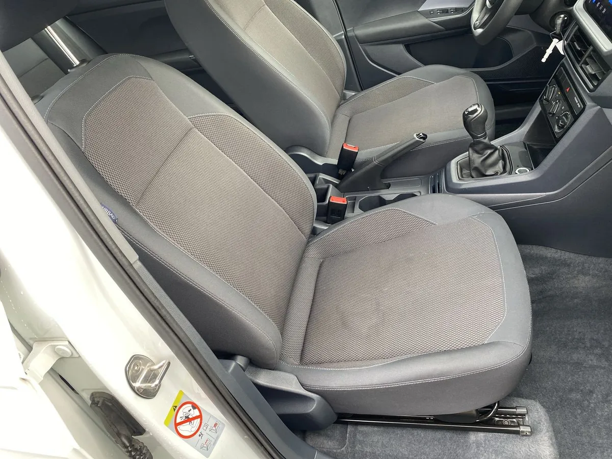 Volkswagen T-Cross 1.0 Tsi Trendline 4x2 5mt 5p año 2024