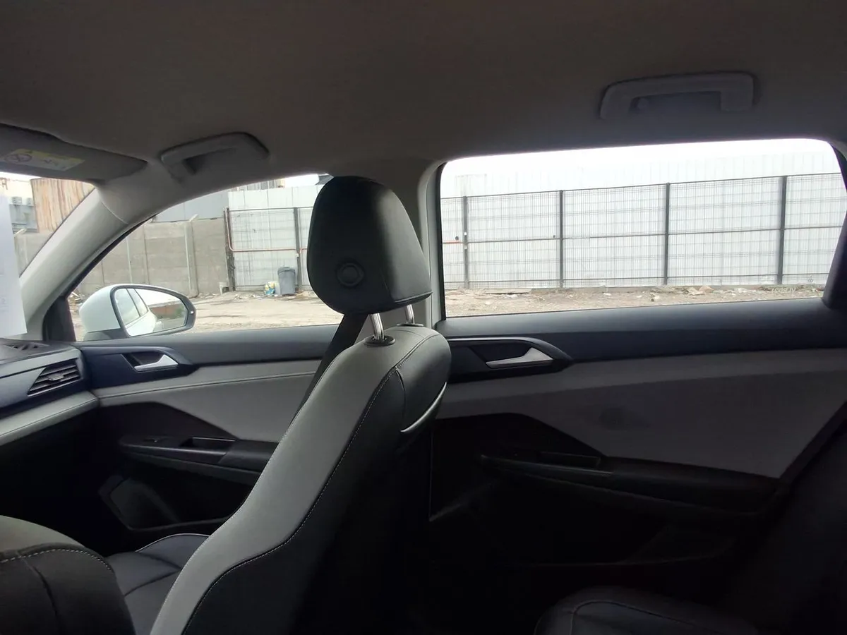 Volkswagen Taos 1.4 Tsi Comfortline 4x2 At 5p año 2026