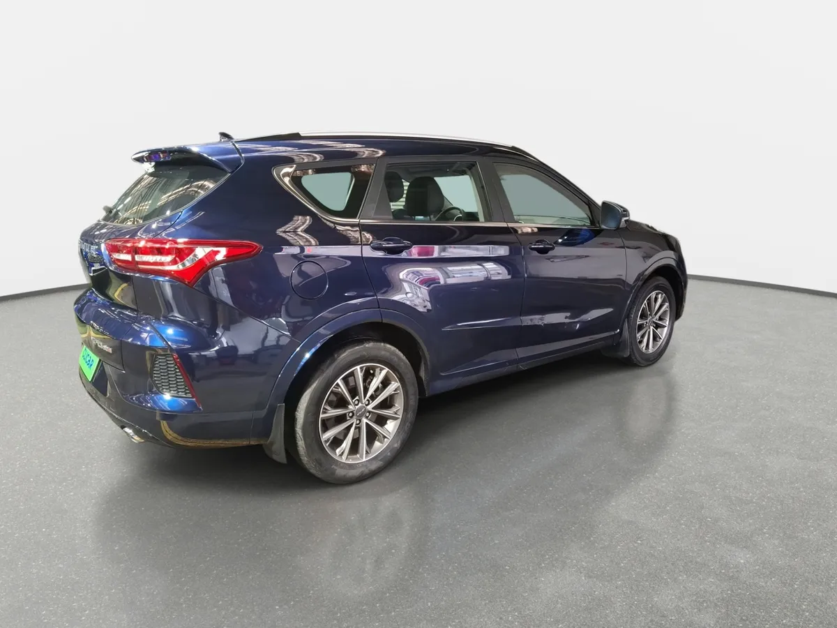 Jetour X70 1.5t Lux Fl 4x2 Mt 5p año 2025