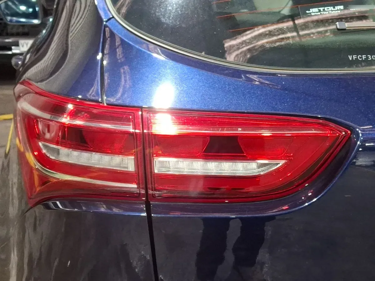 Jetour X70 1.5t Lux Fl 4x2 Mt 5p año 2025