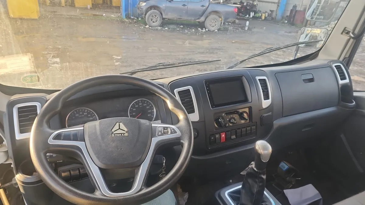 Sinotruk HOMAN 612.i 1217 C No Sé La Versión año 2022