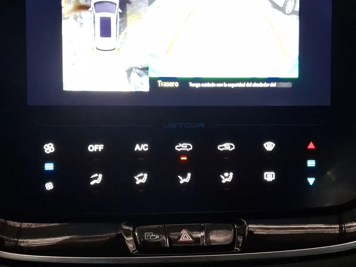 Jetour X70 1.5t Lux Fl 4x2 Mt 5p año 2025