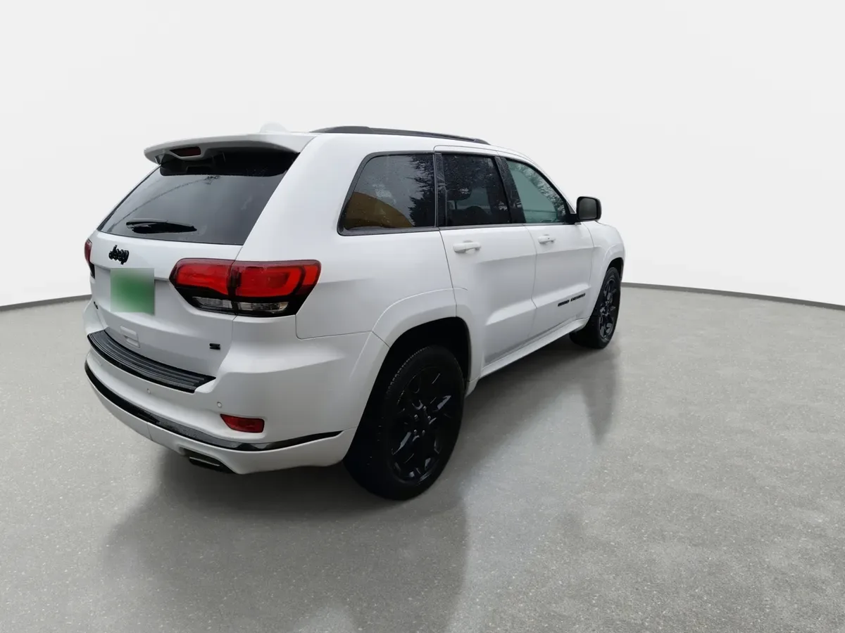 Jeep Grand Cherokee 3.6 Limited 4x4 At 5p año 2022