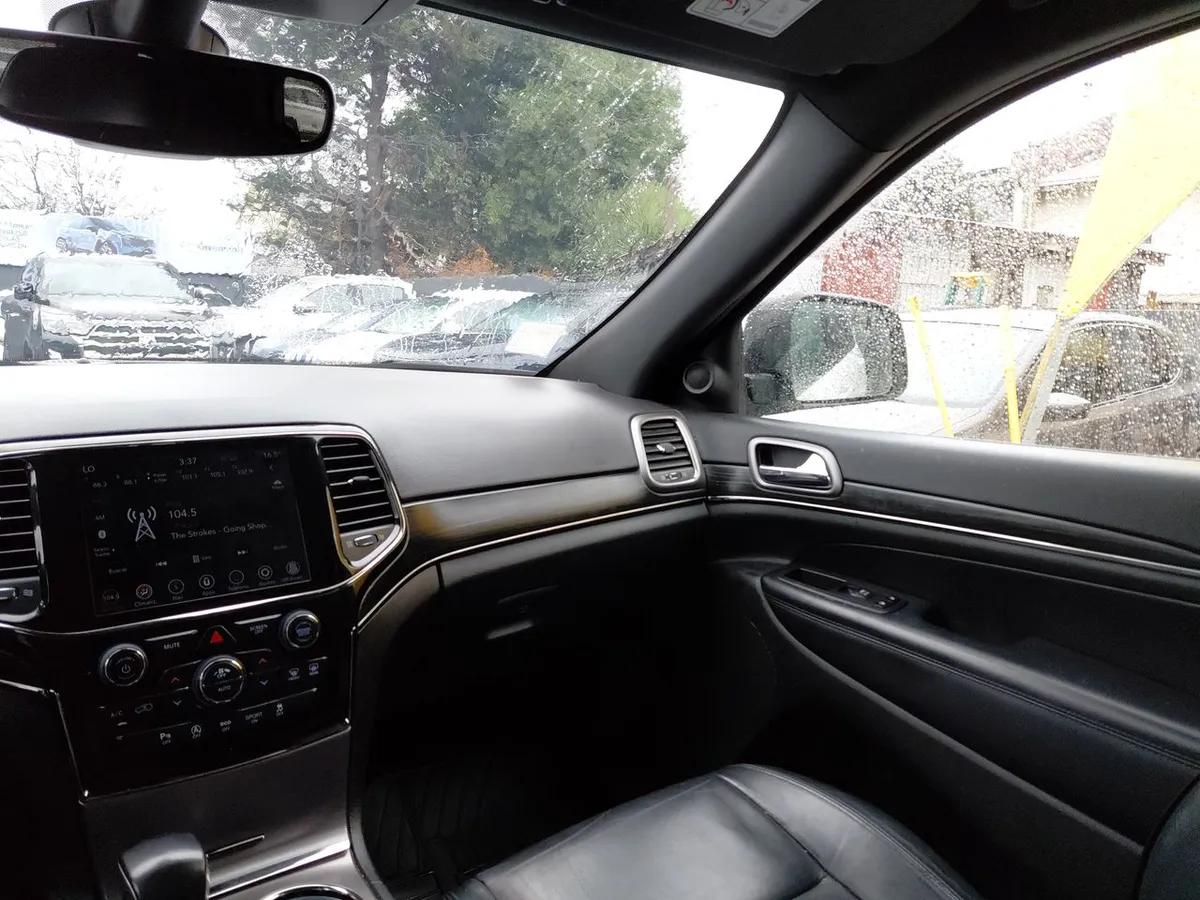 Jeep Grand Cherokee 3.6 Limited 4x4 At 5p año 2022