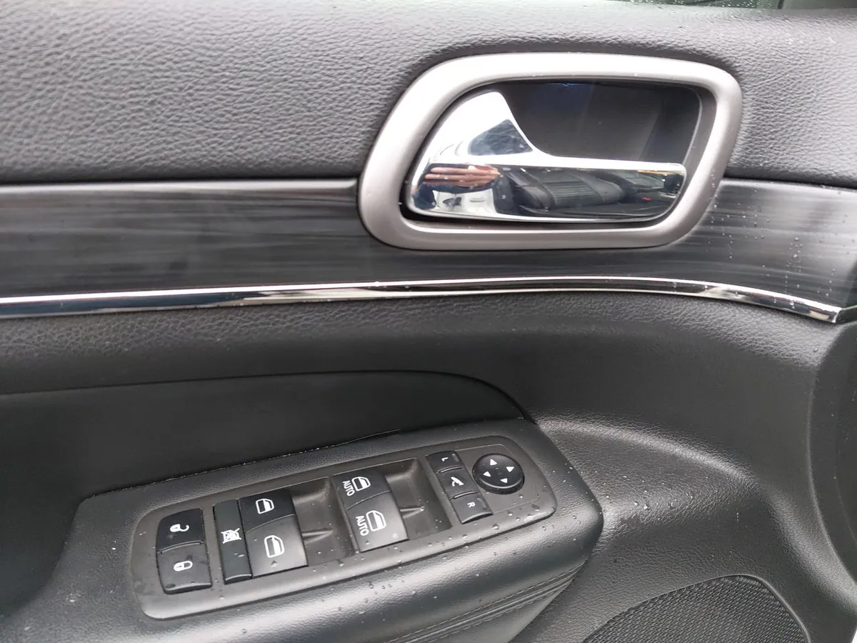 Jeep Grand Cherokee 3.6 Limited 4x4 At 5p año 2022