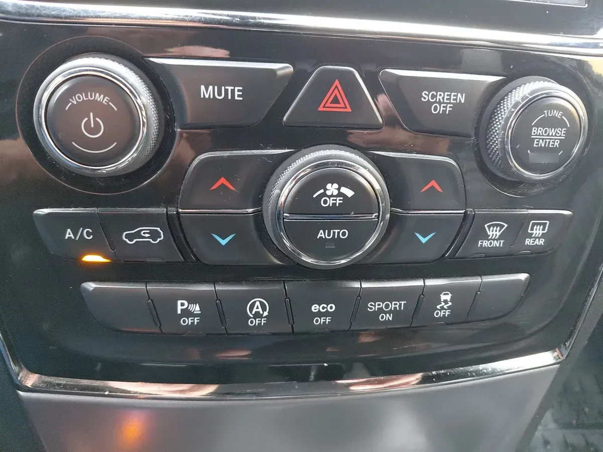 Jeep Grand Cherokee 3.6 Limited 4x4 At 5p año 2022
