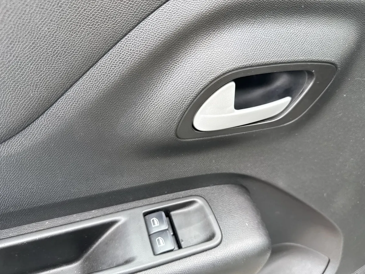 Citroën C3 1.2 Feel Puretech 4x2 82 Bvm Mt 5p año 2025