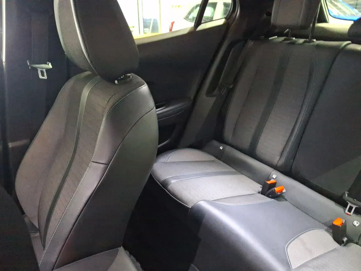 Peugeot 2008 1.2 Allure Puretech 4x2 130 Mt 5p año 2021