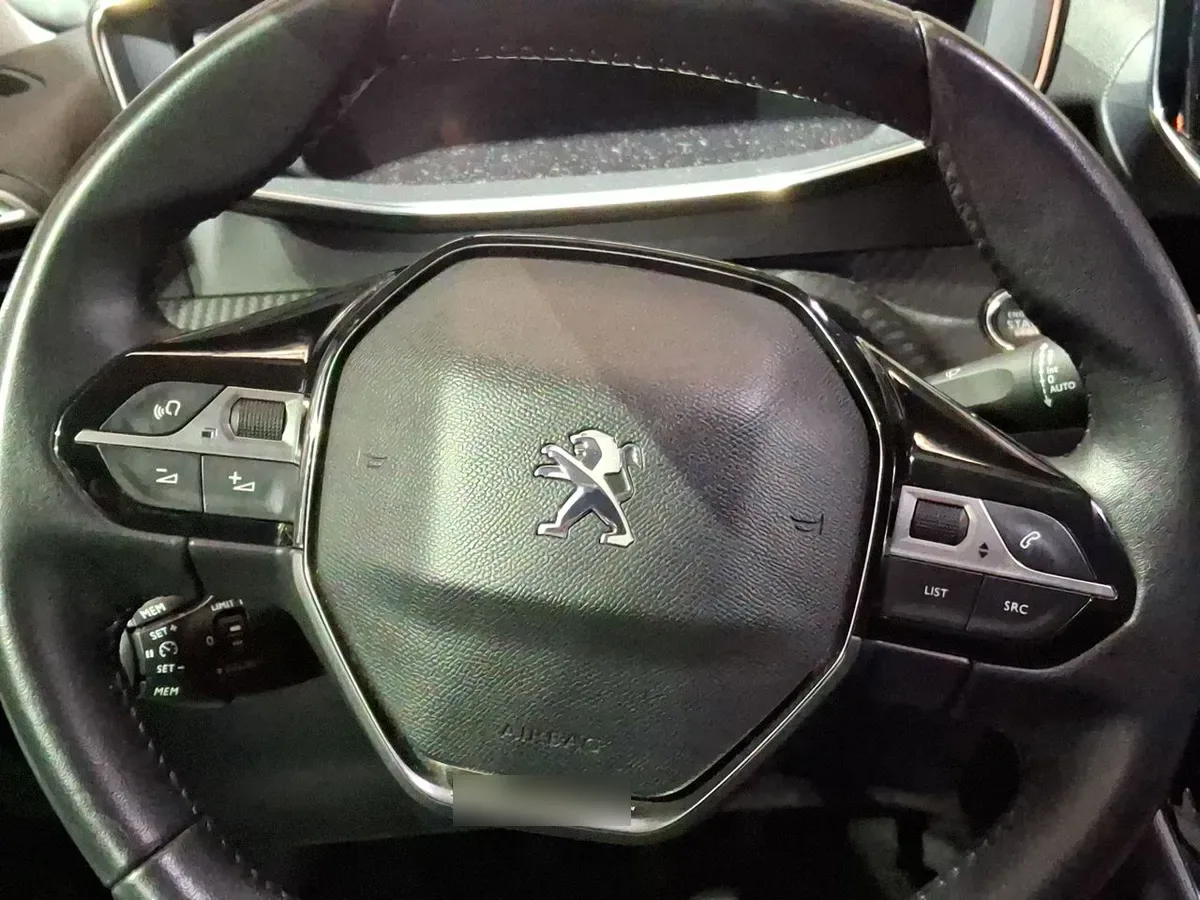 Peugeot 2008 1.2 Allure Puretech 4x2 130 Mt 5p año 2021