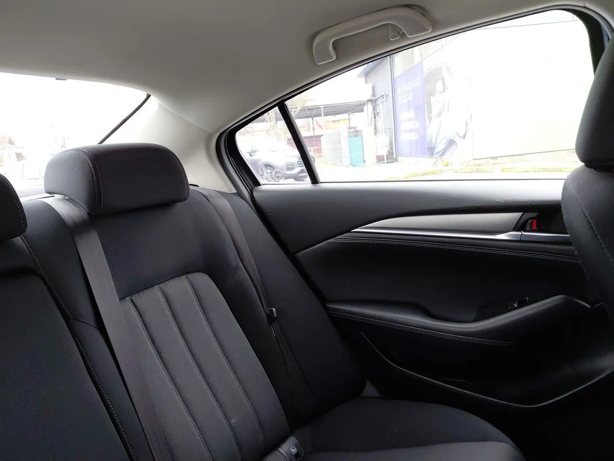 Mazda 6 2.0 Core 4x2 6mt 4p año 2024