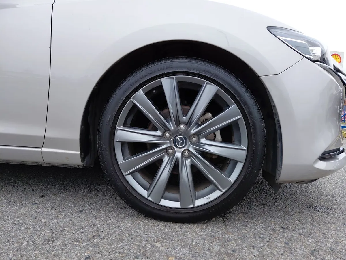 Mazda 6 2.0 Core 4x2 6mt 4p año 2024