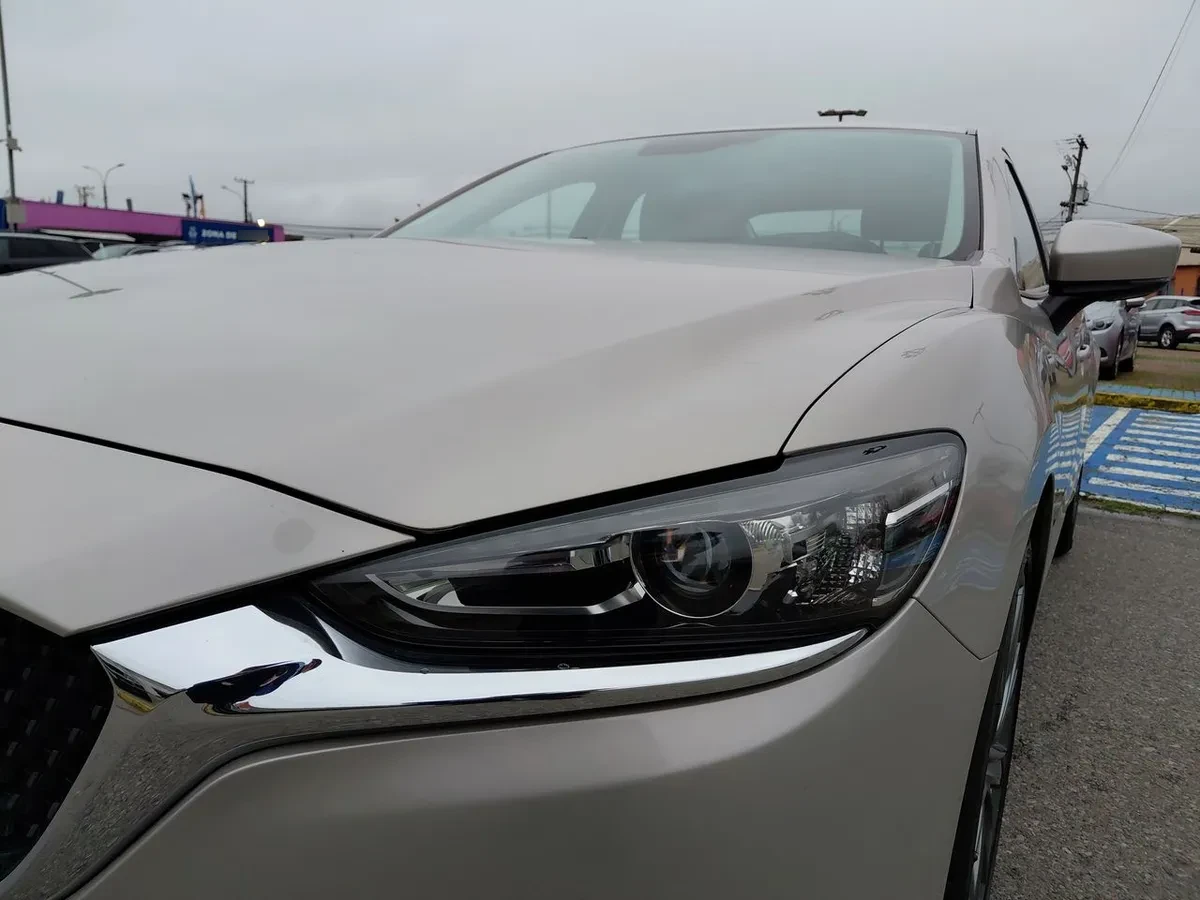 Mazda 6 2.0 Core 4x2 6mt 4p año 2024