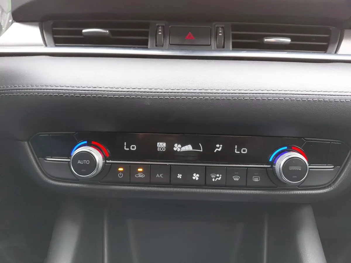 Mazda 6 2.0 Core 4x2 6mt 4p año 2024