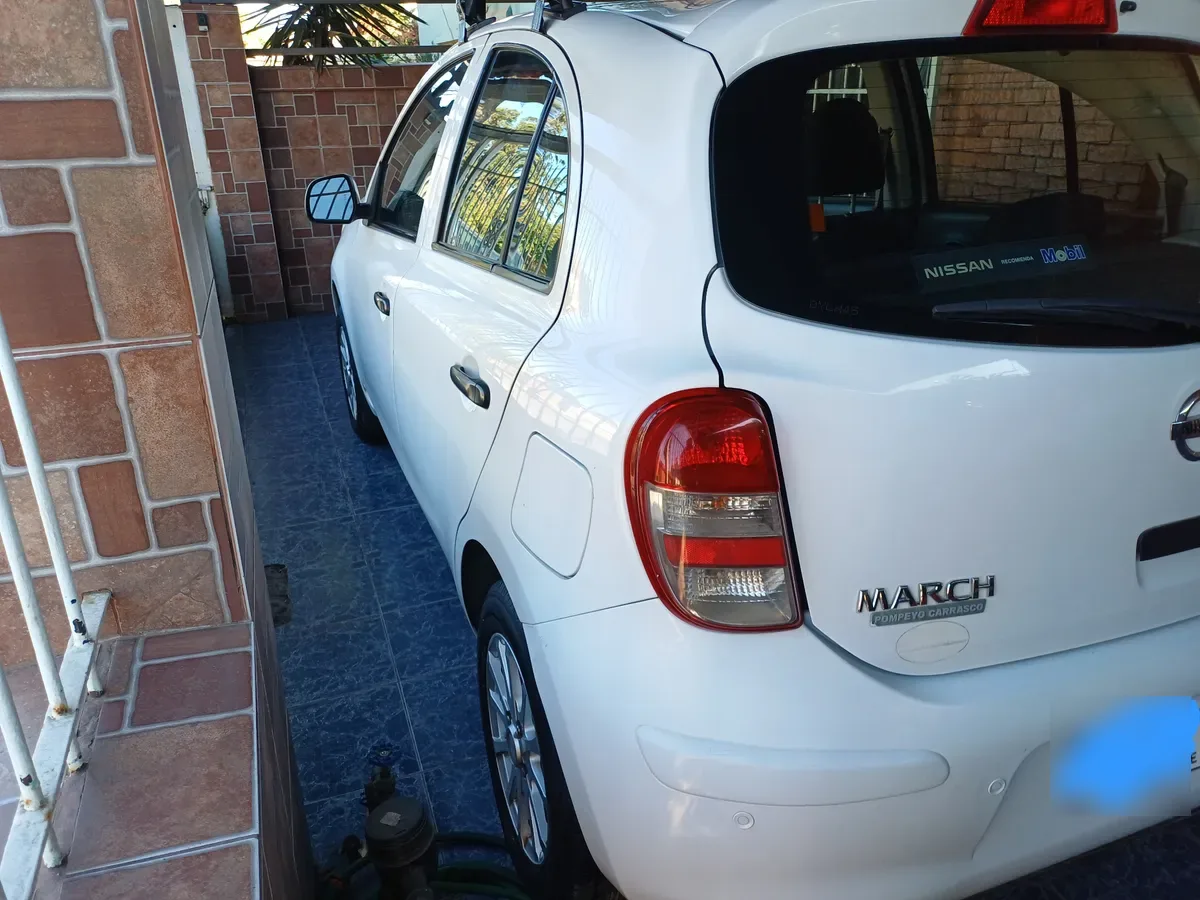 NISSAN MARCH 1.6 Drive Mt año 2012