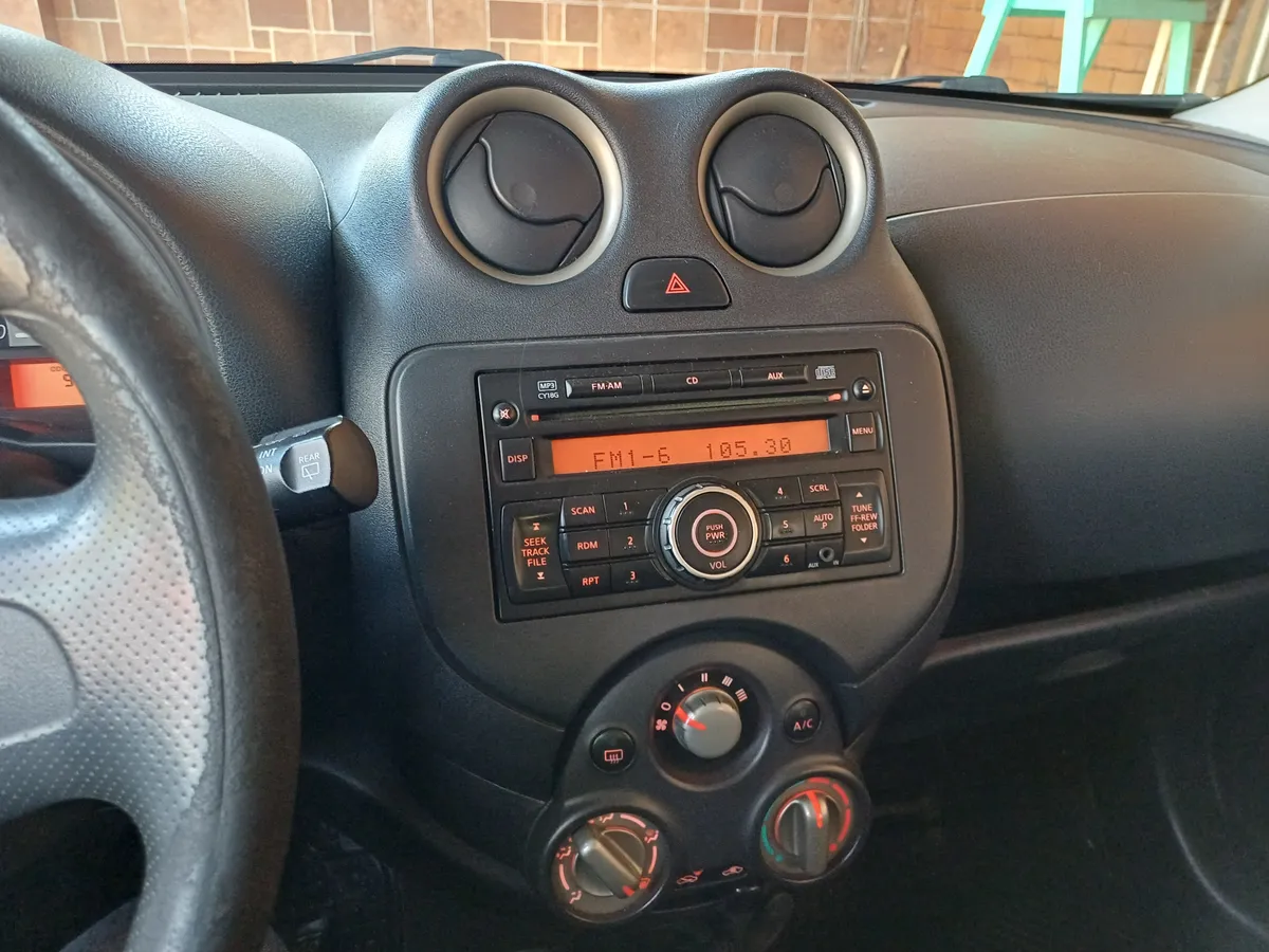 NISSAN MARCH 1.6 Drive Mt año 2012