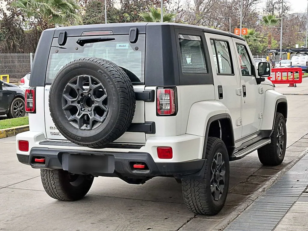 BAIC Bj40 Luxury año 2024