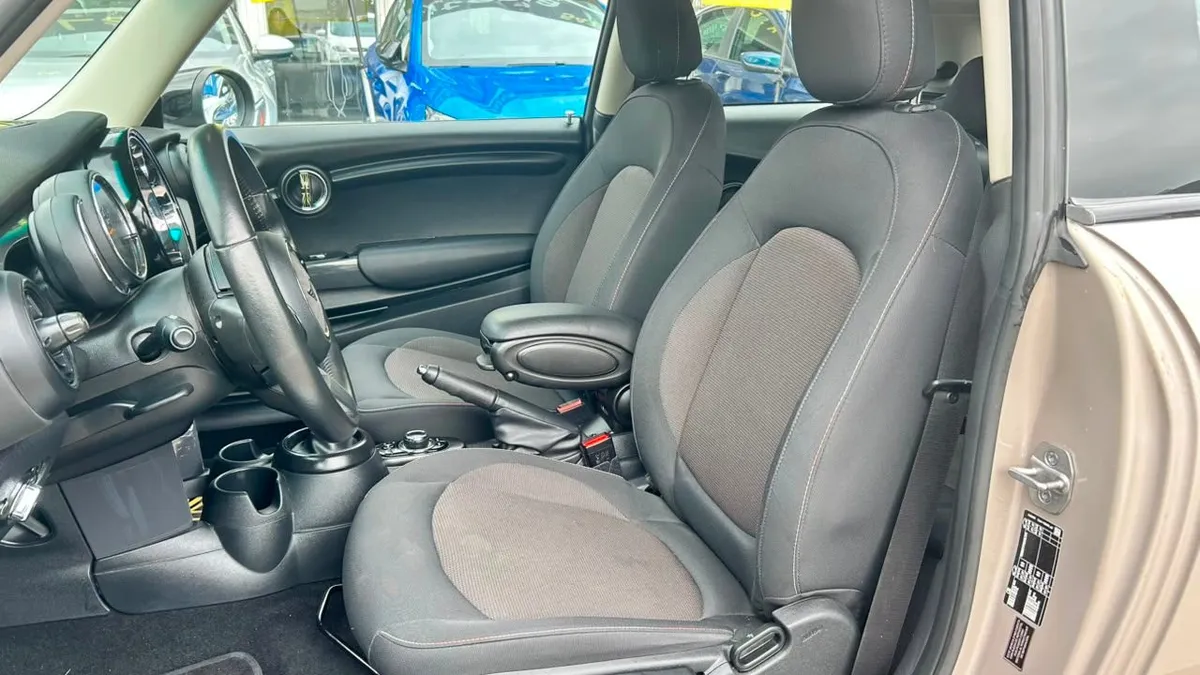 Mini Cooper F56 Esencial Hb 1.5 Aut 3p año 2023