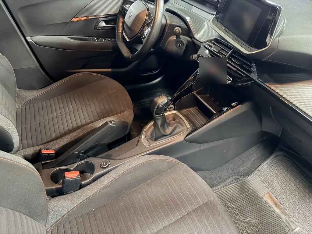Peugeot 208 1.2 Allure Pack Puretech 130 At año 2021