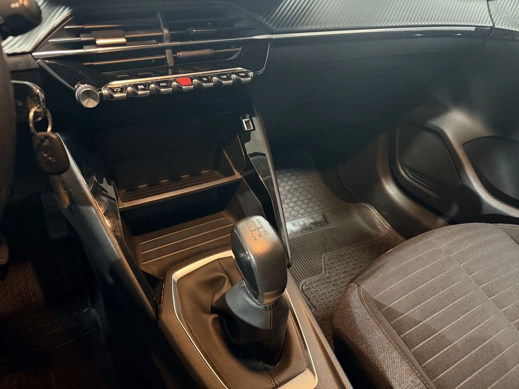 Peugeot 208 1.2 Allure Pack Puretech 130 At año 2021