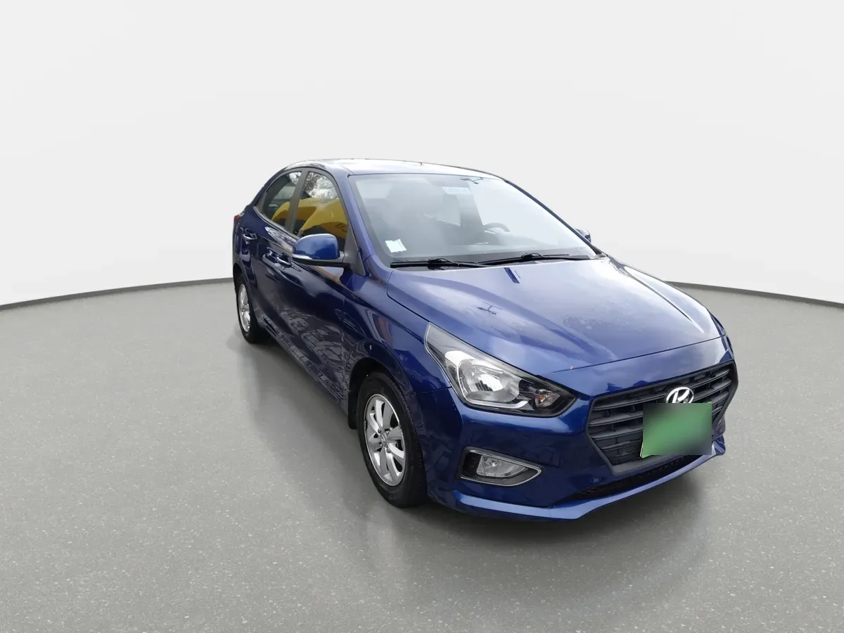 Hyundai Verna 1.4 Cb Plus 4x2 Mt5 4p año 2021