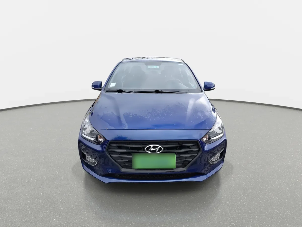 Hyundai Verna 1.4 Cb Plus 4x2 Mt5 4p año 2021