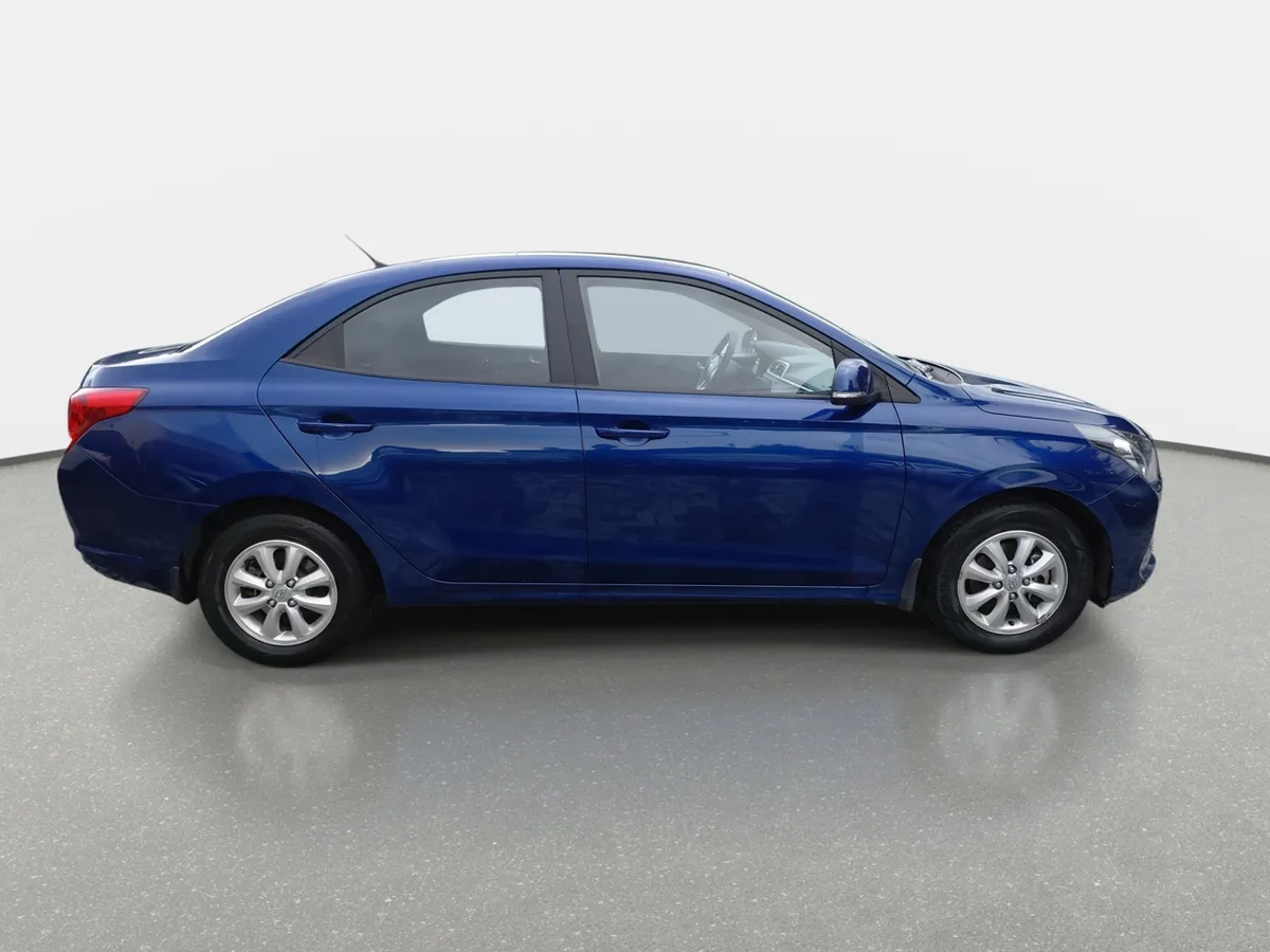 Hyundai Verna 1.4 Cb Plus 4x2 Mt5 4p año 2021