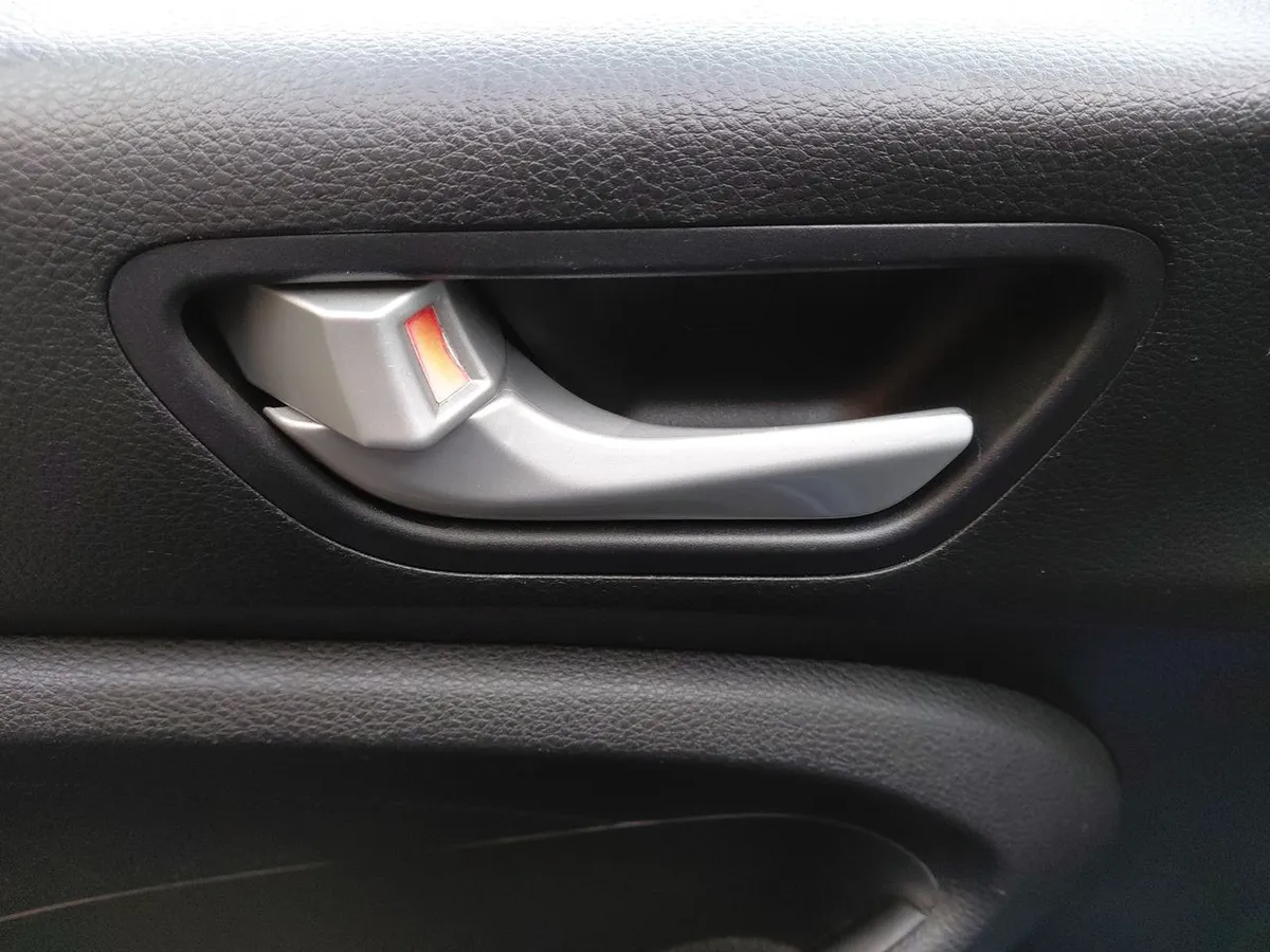 Hyundai Verna 1.4 Cb Plus 4x2 Mt5 4p año 2021