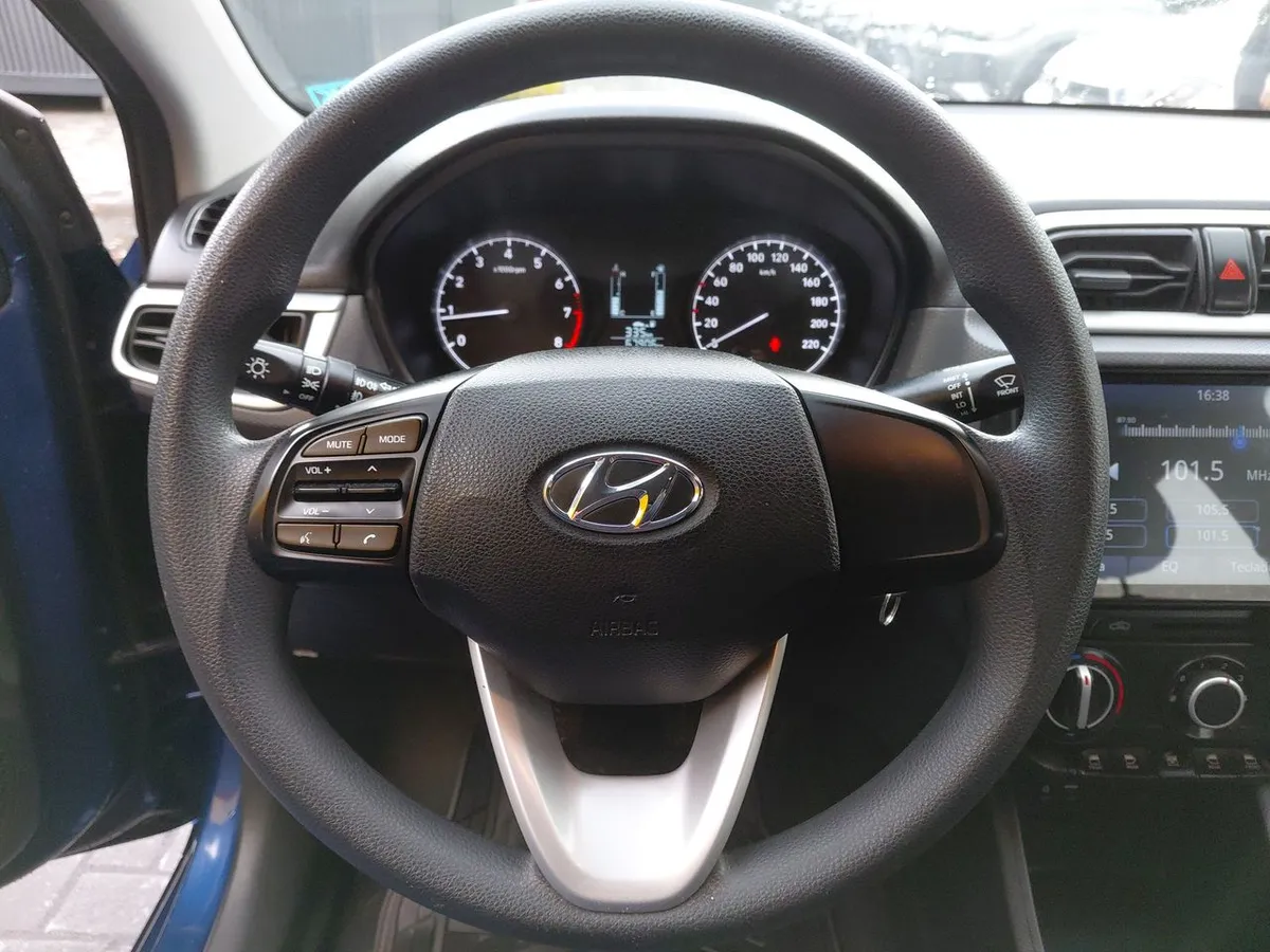 Hyundai Verna 1.4 Cb Plus 4x2 Mt5 4p año 2021