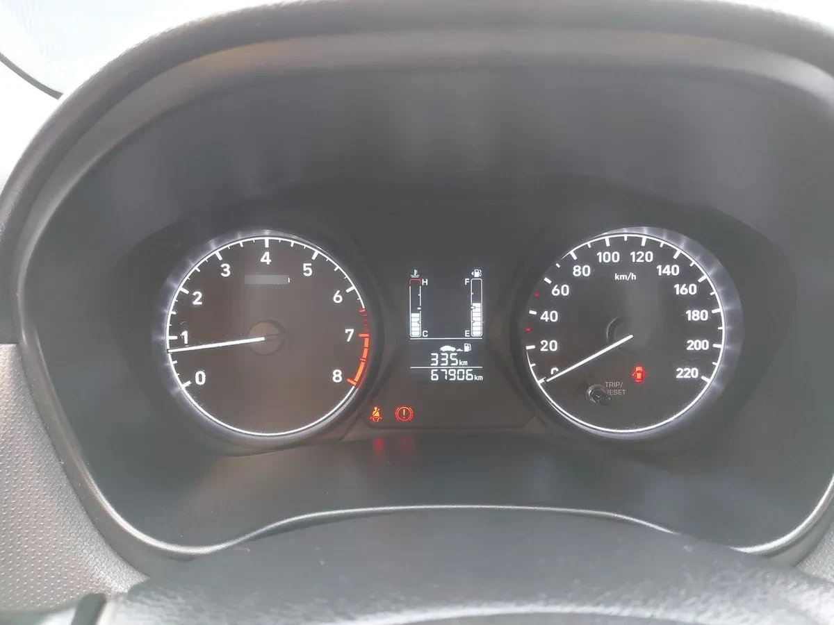 Hyundai Verna 1.4 Cb Plus 4x2 Mt5 4p año 2021
