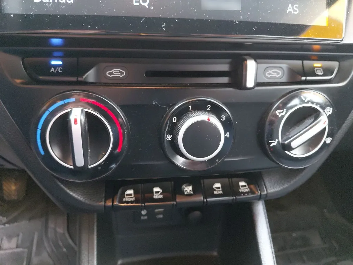 Hyundai Verna 1.4 Cb Plus 4x2 Mt5 4p año 2021