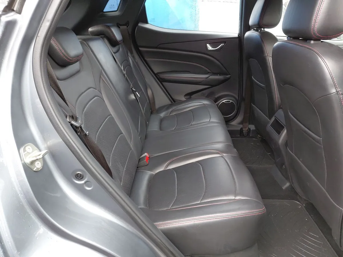 DFSK 500 1.5 Luxury 4x2 Mt 5p año 2023