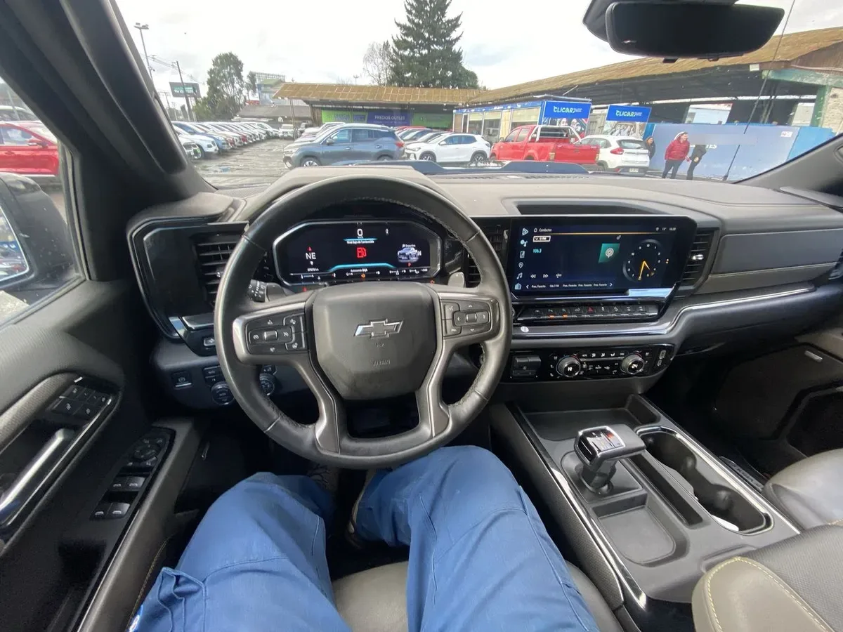 Chevrolet Silverado 6.2 Zr2 R 4x4 At 4p año 2024