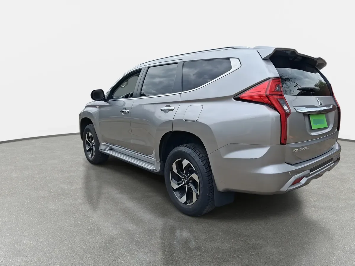 Mitsubishi Montero Sport 3.0 4x2 At 5p año 2025