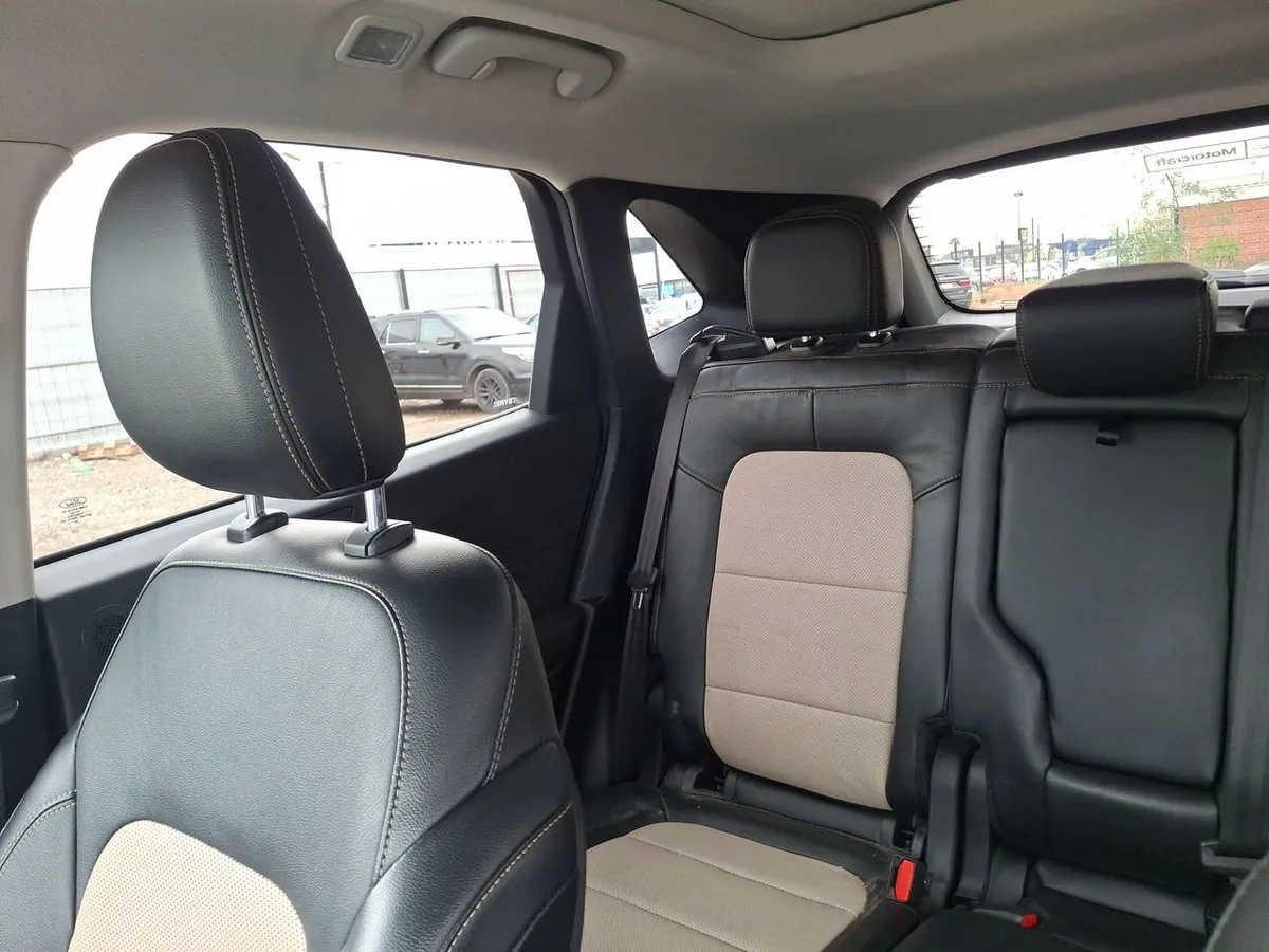 Ford Escape 2.0 Gtdi Titanium Awd At 5p año 2023