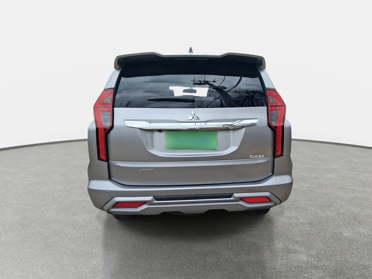 Mitsubishi Montero Sport 3.0 4x2 At 5p año 2025