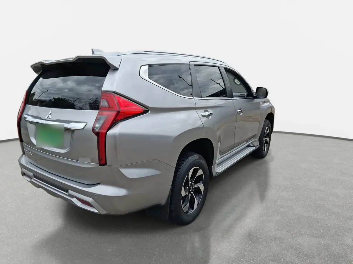 Mitsubishi Montero Sport 3.0 4x2 At 5p año 2025