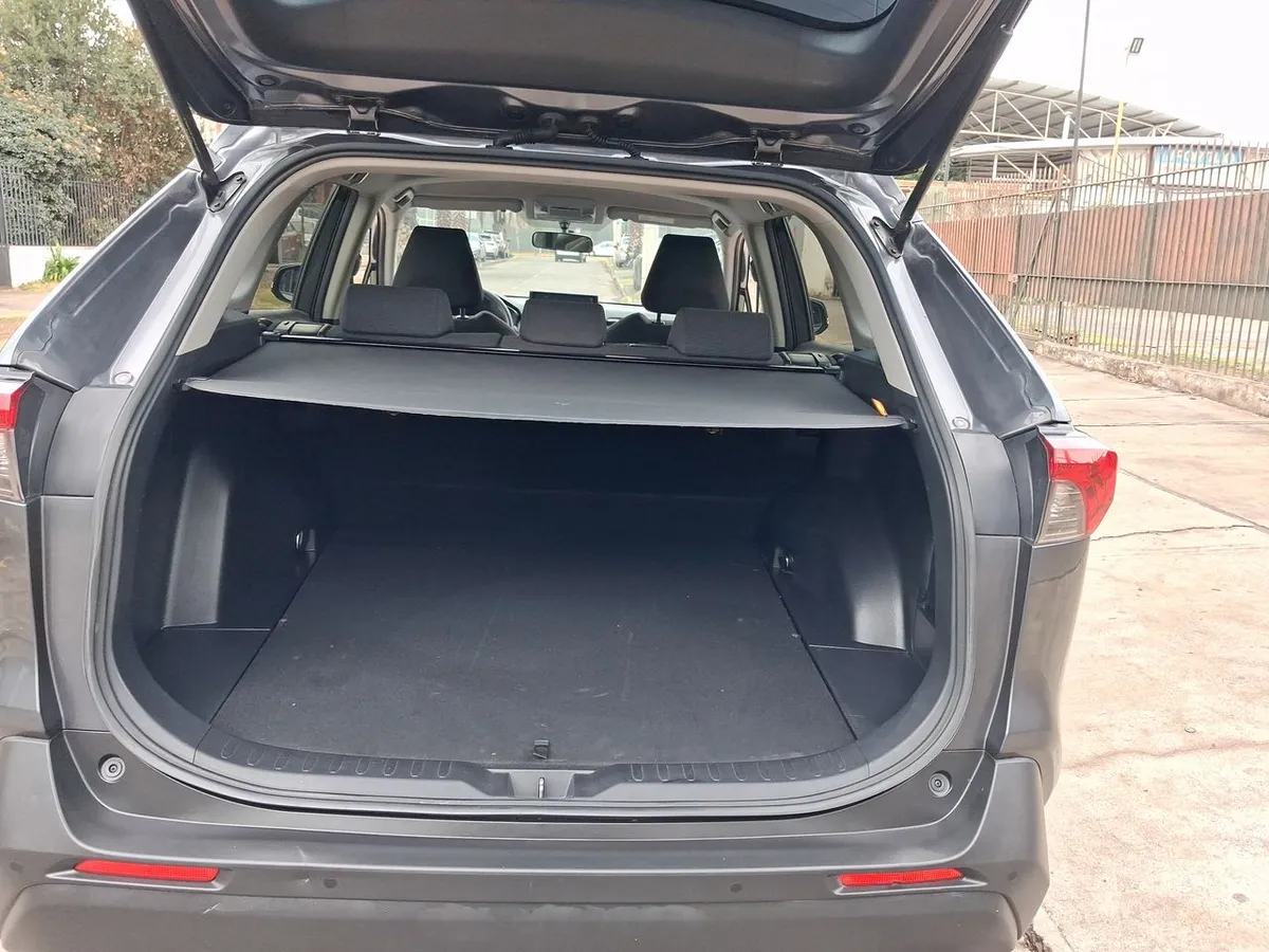 Toyota Rav 4 2.0 Le 4x2 Cvt At 5p año 2022