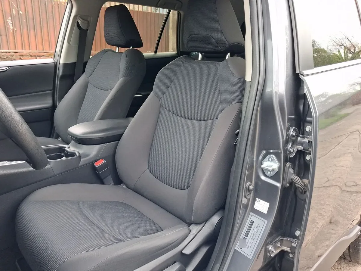 Toyota Rav 4 2.0 Le 4x2 Cvt At 5p año 2022