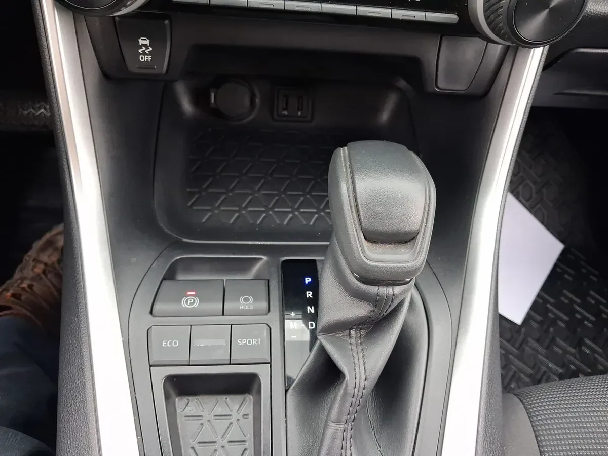 Toyota Rav 4 2.0 Le 4x2 Cvt At 5p año 2022