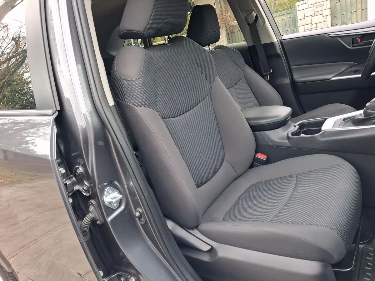 Toyota Rav 4 2.0 Le 4x2 Cvt At 5p año 2022