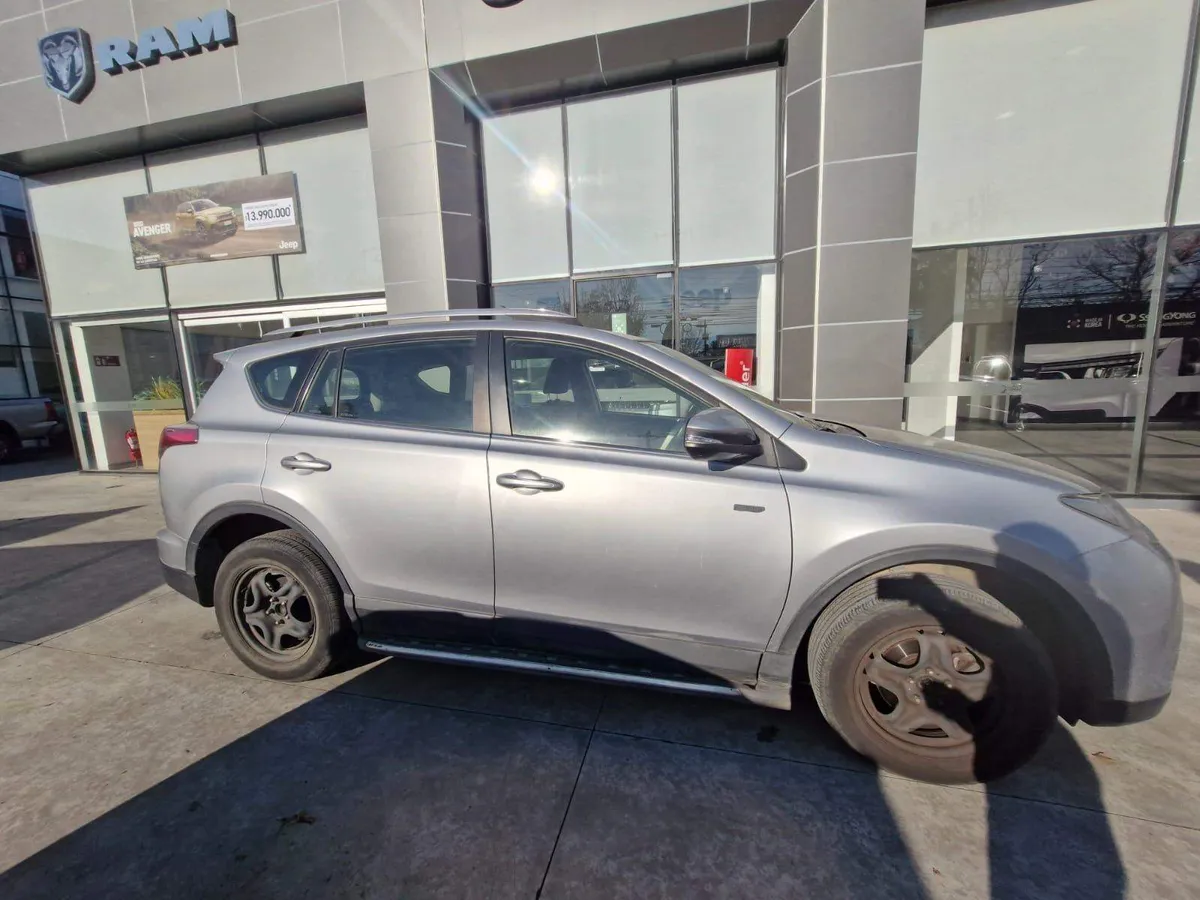 Toyota Rav 4 2.0 Adventure 4x2 Lujo Cvt At 5p año 2019