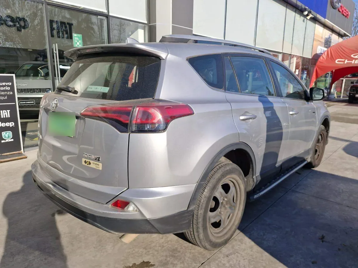Toyota Rav 4 2.0 Adventure 4x2 Lujo Cvt At 5p año 2019
