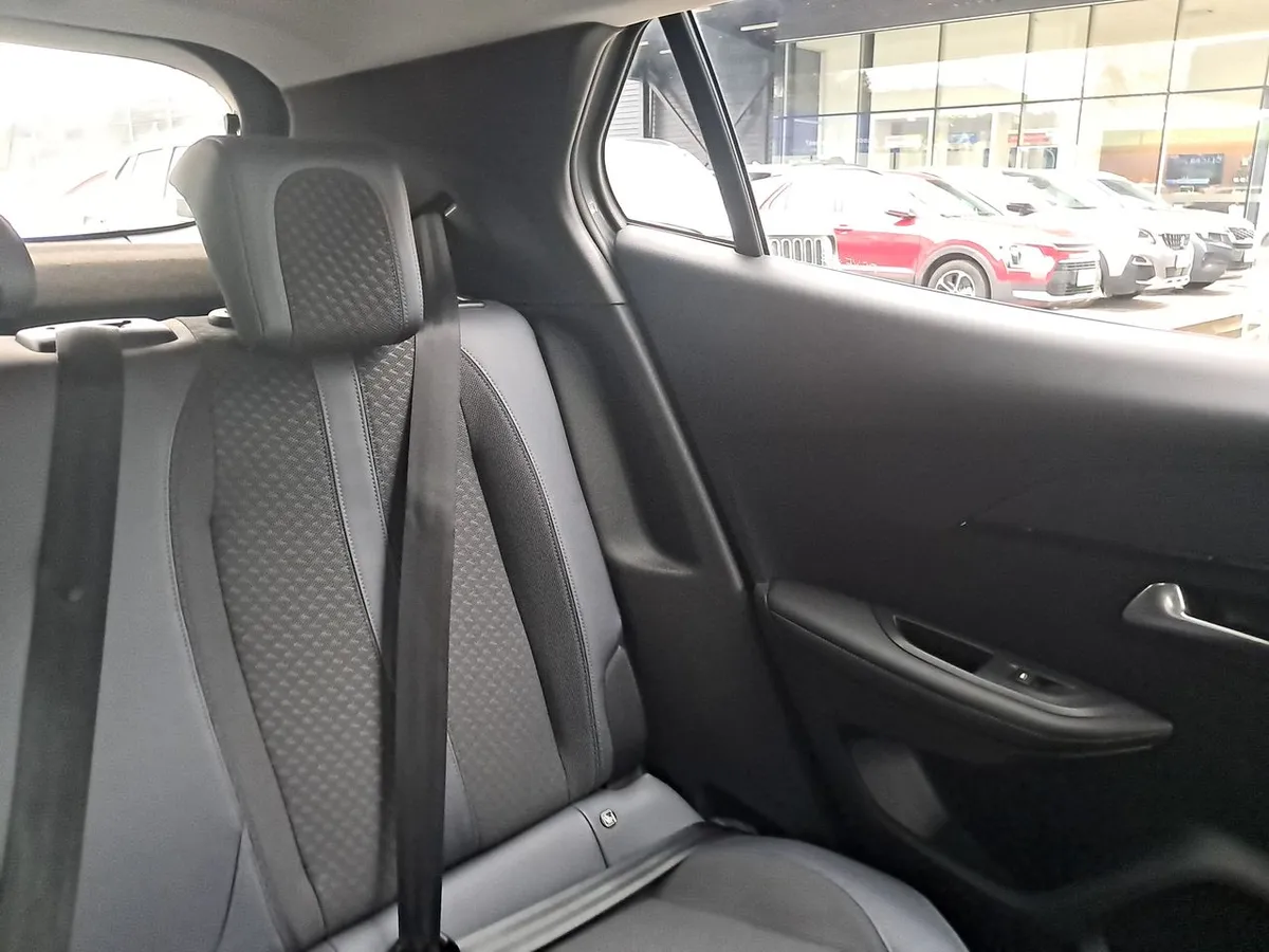 Peugeot 2008 1.2 Allure Puretech 4x2 130 Eat8 At 5p año 2020
